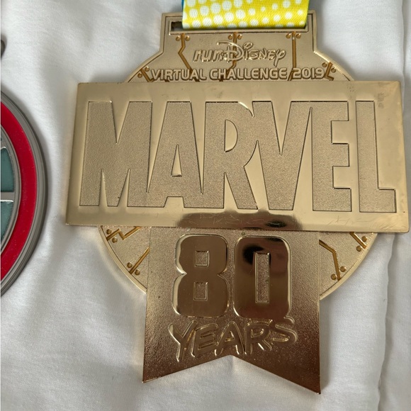 RunDisney 2019 Virtual Series Marvel Medal And Medallion Set - Picture 9 of 16